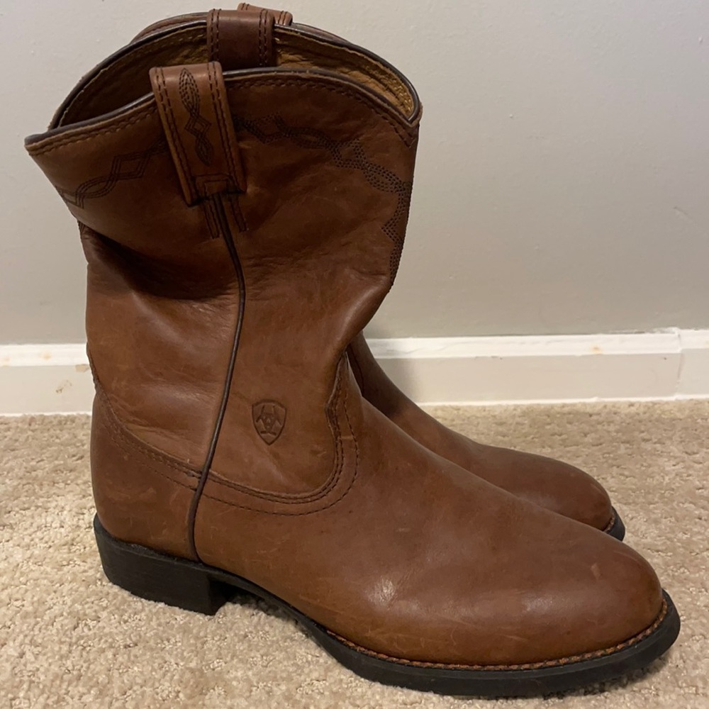 NWOT Ariat Women’s Western Boots - size 7.5 B